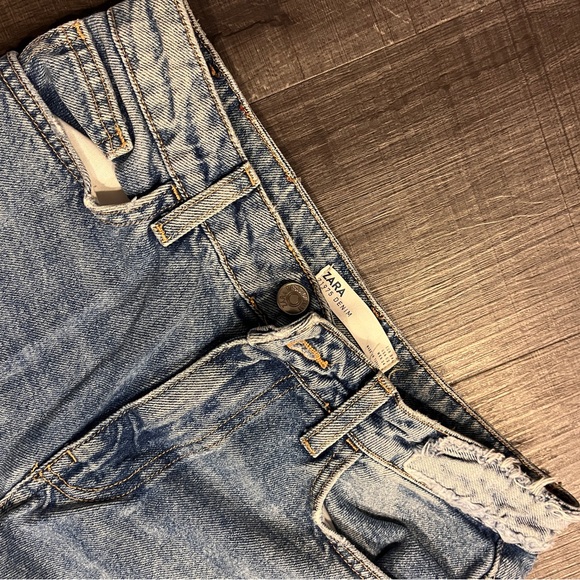 Jeans - Picture 3 of 4